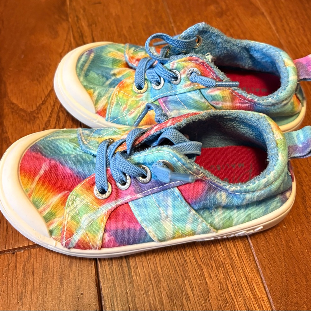 Blowfish Vegas Hippie Tie-Dye Kids Sneakers, size 6